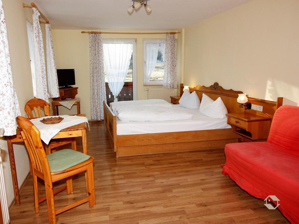 Gaestehaus Klingele Hinterzarten Pokoj fotografie